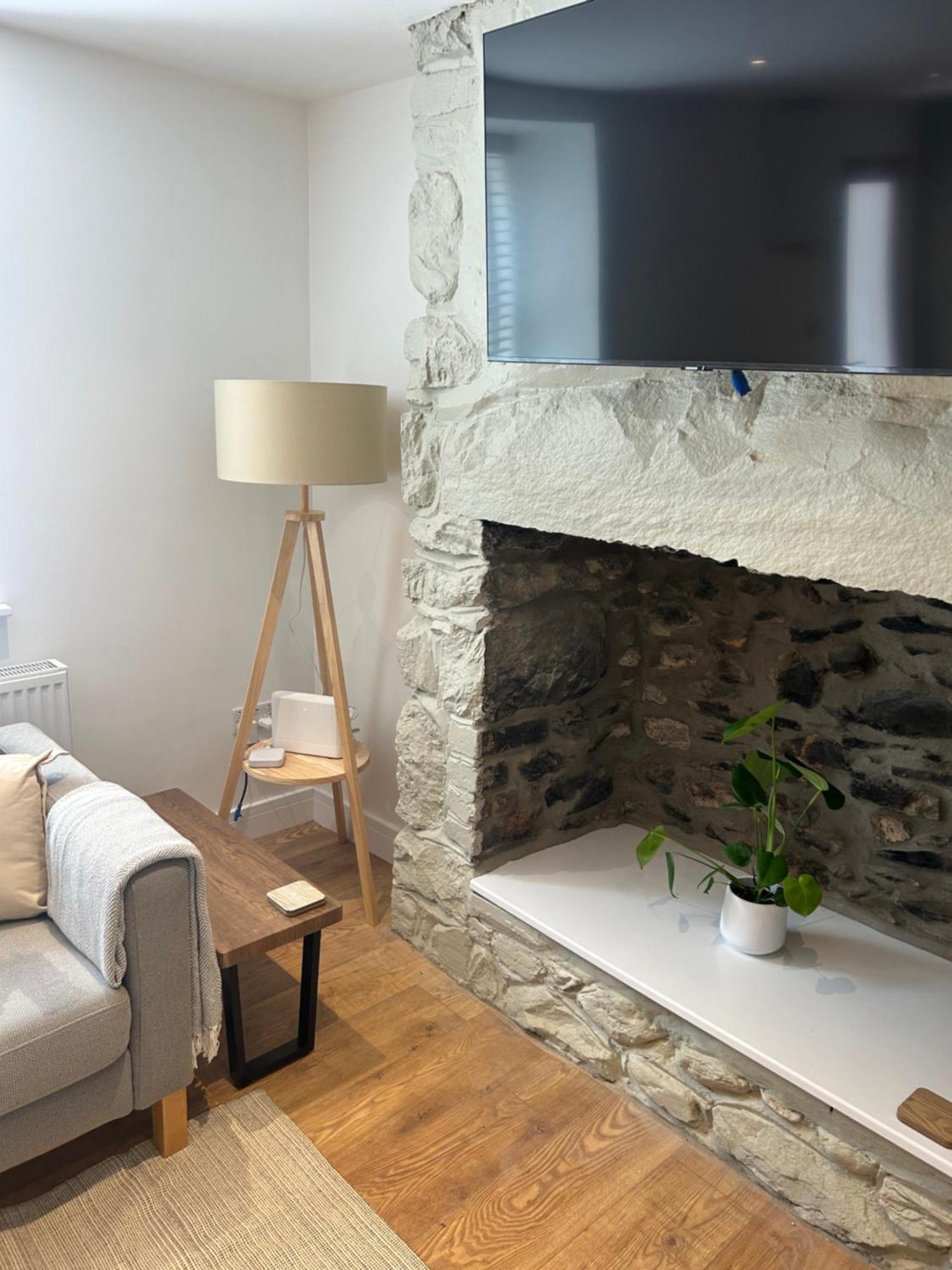 Cosy Modern Miners Cottage Llanllechid ภายนอก รูปภาพ